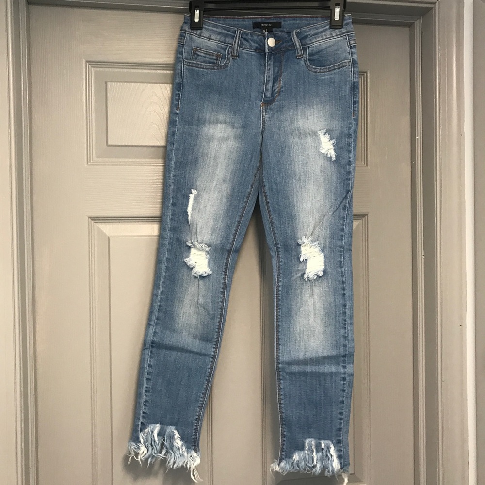 NEW. NWT DISTRESSED JEANS. Small. - Picture 1 of 7